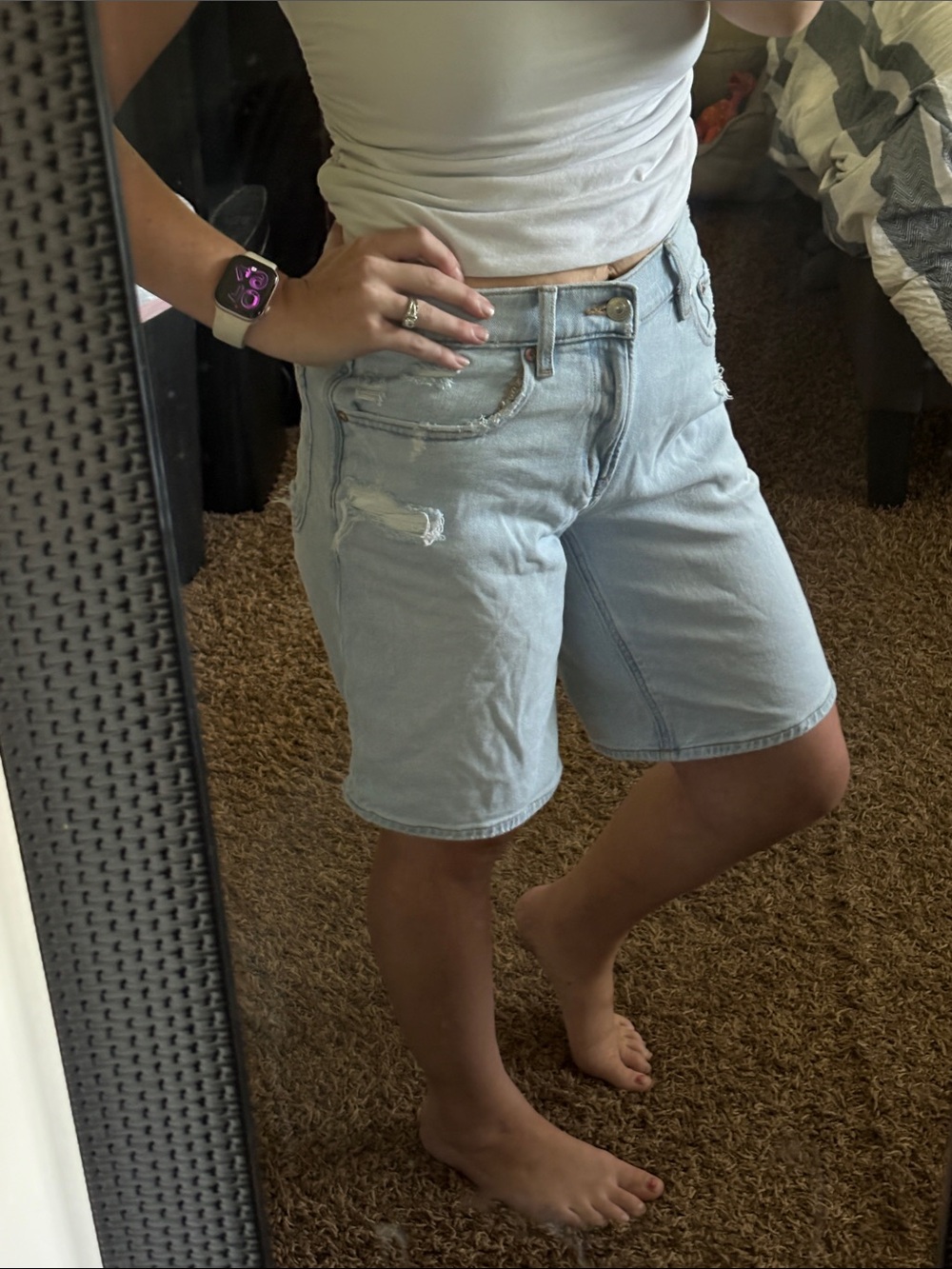 American Eagle size 4 Light Wash Distressed Denim Bermuda shorts